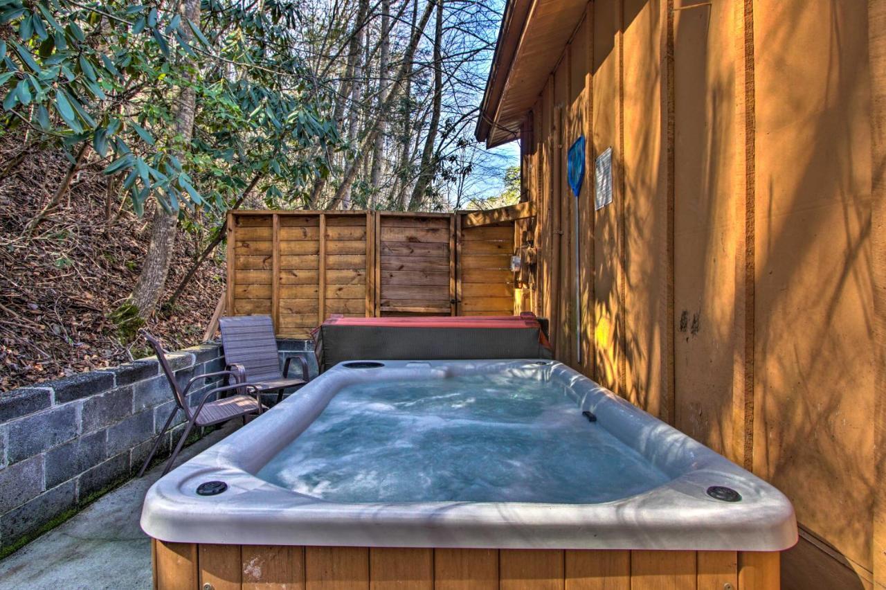 Villa Couples Cabin Great Smoky Arts And Crafts Community à Gatlinburg Extérieur photo