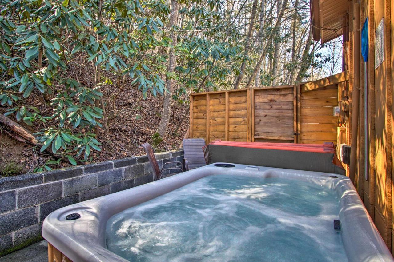 Villa Couples Cabin Great Smoky Arts And Crafts Community à Gatlinburg Extérieur photo
